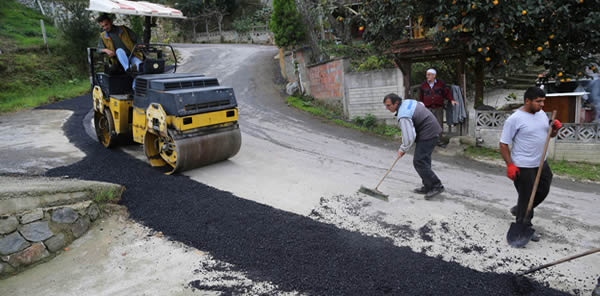 ASFALT YAMA ÇALIŞMALARI DEVAM EDİYOR