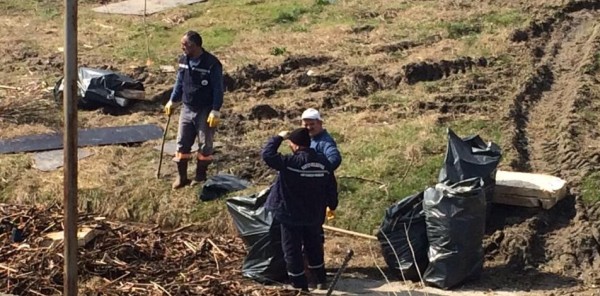 SAPANCA GÖLÜ KIYISINDA TEMİZLİK YAPILDI