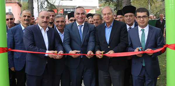 PARKLAR VE ÇOK AMAÇLI SPOR SAHASI TÖRENLE HİZMETE GİRDİ