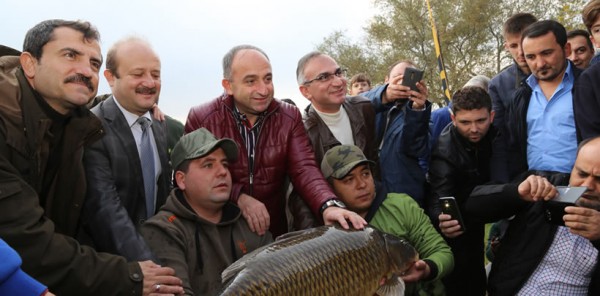 SAPANCA GÖLÜ'NDE 1 HAFTA ARA İLE 2 YARIŞMA