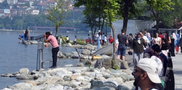 SAPANCA'DA BAYRAM YOĞUNLUĞU