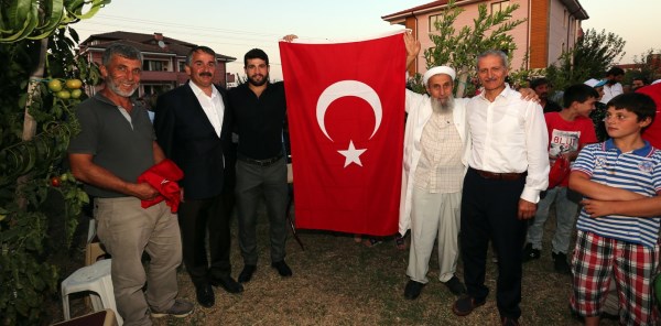 SAPANCALI DÜNYA ŞAMPİYONUNDAN ŞEHİT BABASINA ZİYARET