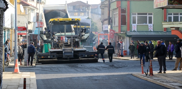 BÜYÜKŞEHİRDEN SAPANCA'YA ASFALT