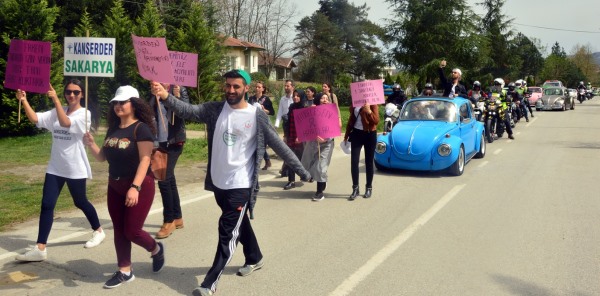 SAPANCA'DA KANSERE KARŞI FARKINDALIK YÜRÜYÜŞÜ