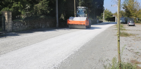 YOL DÜZENLEME ÇALIŞMALARI SÜRÜYOR