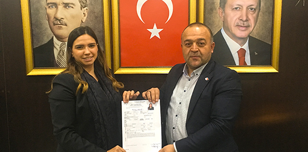 AK PARTİ'DE İLK BAŞVURULAR KADINLARDAN GELDİ