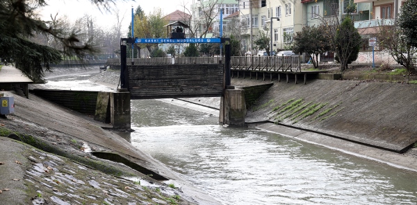 GÖLÜN KAPAKLARI AÇILDI