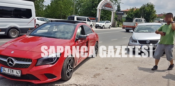 2 OTOMOBİL ÇARPIŞTI: 1'İ ÇOCUK 7 YARALI