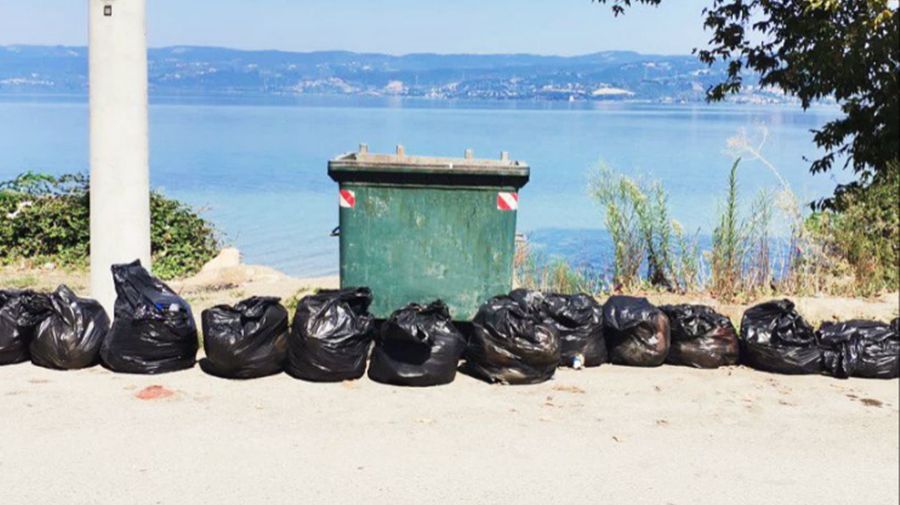 SAPANCA GÖLÜ KIYISINDAN 23 TORBA ÇÖP ÇIKTI