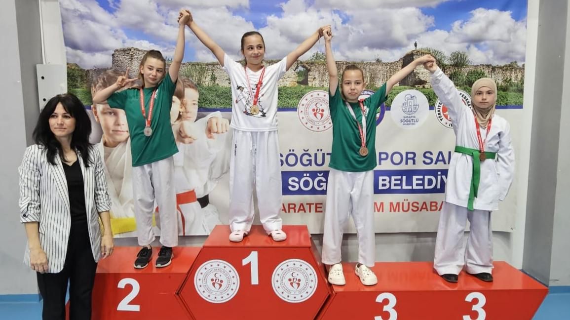 SAPANCA AYYILDIZ SPOR KULÜBÜ KARATE TAKIMI ESTİ GÜRLEDİ