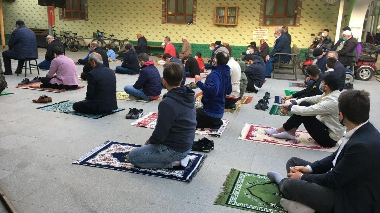 SAPANCA'DA BAYRAM NAMAZI KAÇTA KILINACAK?