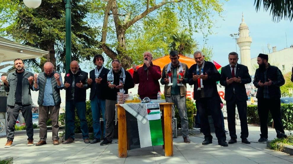 SAPANCA'DA GAZZE'YE DESTEK İÇİN BASIN AÇIKLAMASI YAPILDI