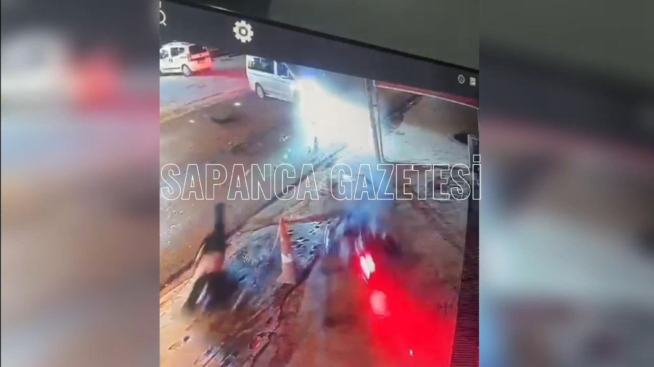 MOTOSİKLET İLE HAFİF TİCARİ ARAÇ ÇARPIŞTI: 2 YARALI